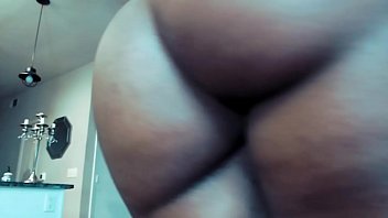 Voluptuous Ebony Beauty Flaunts Massive Curves