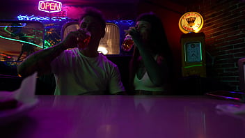 Divorced Girl’s Wild Nightclub Encounter (part 1)